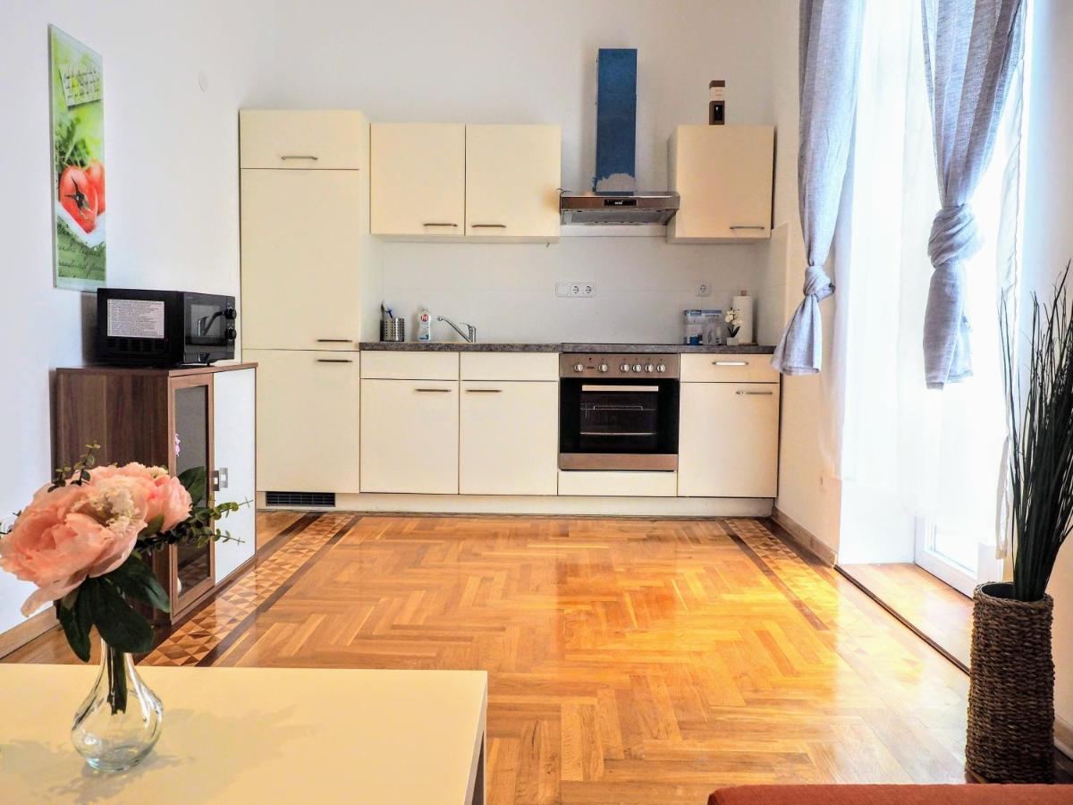 City Villa Schoenbrunn Apartments - Contactless 24H Check-In Wien Exterior foto